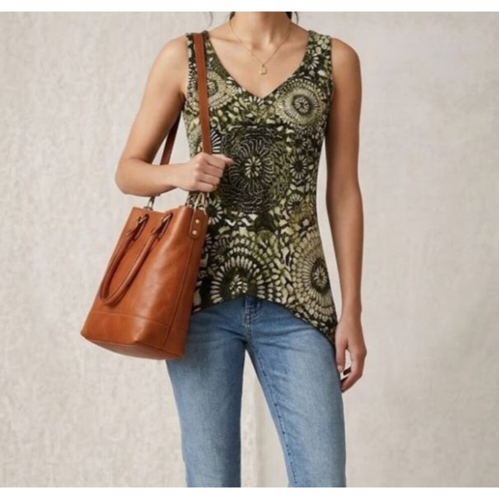 Floral Retro Green Tank Top Womens Size M V Neck Boho Garden Fairy
